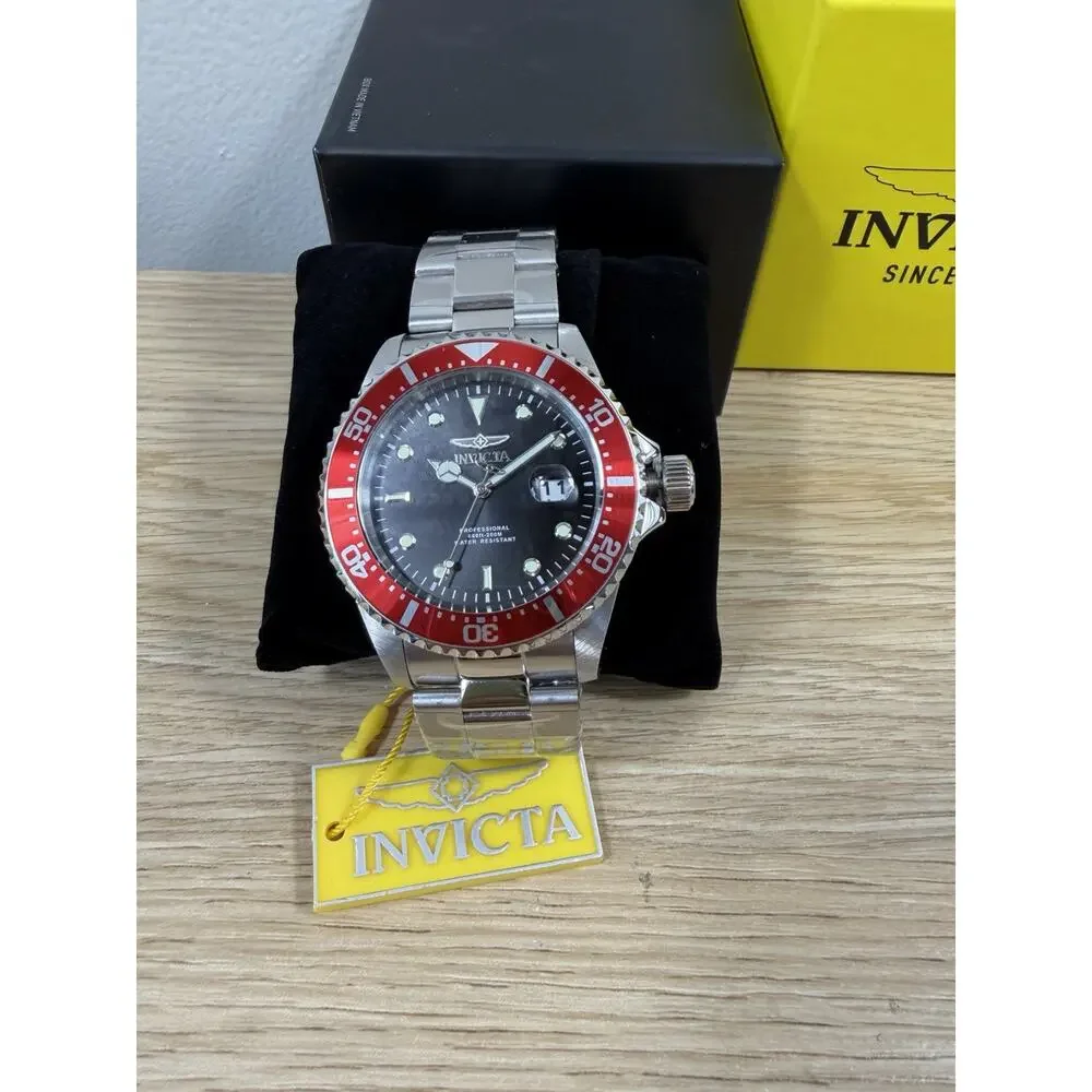 Invicta Men's Pro Diver 43mm SS Quartz Watch, Red Bezel Black‎ Dial 22020